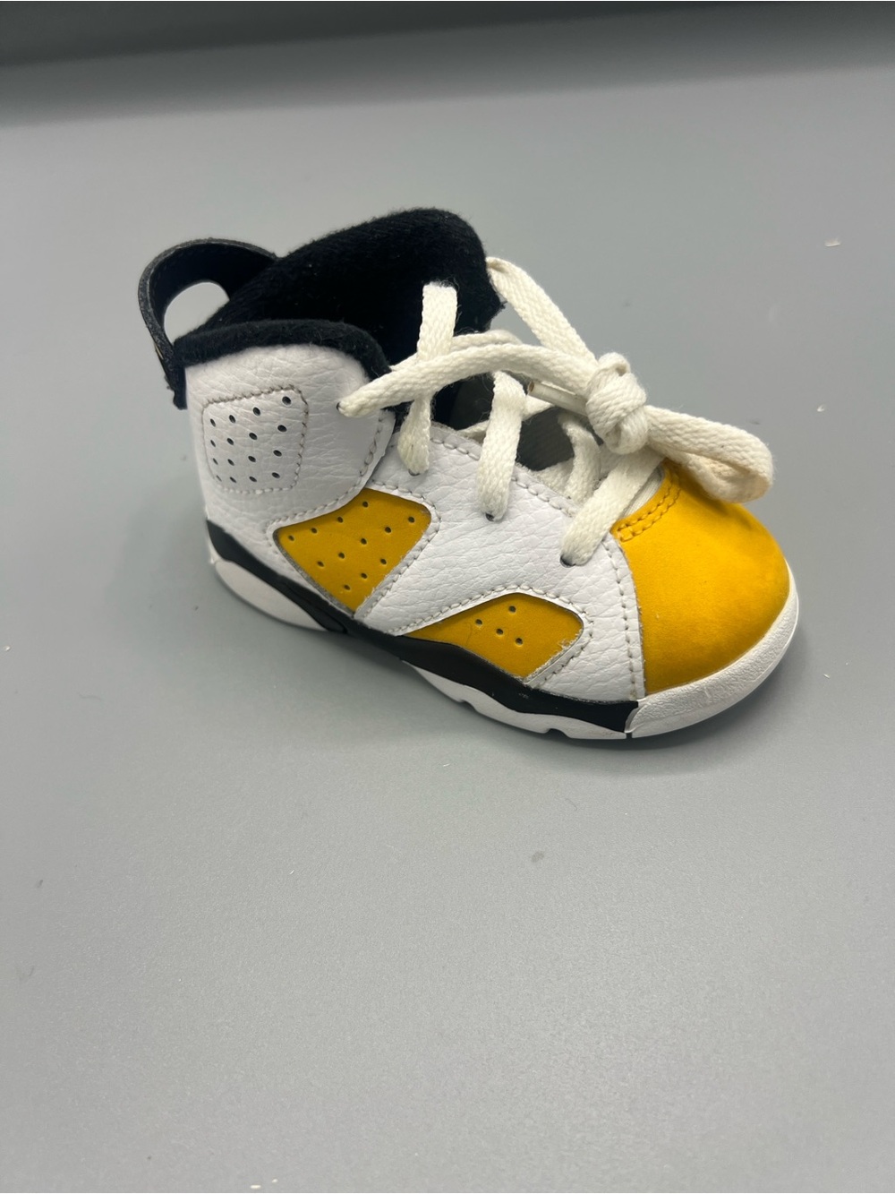 NikeAir Jordan 6 Retro Yellow Ochre Infant Toddler Lifestyle Shoes (White/Yell)